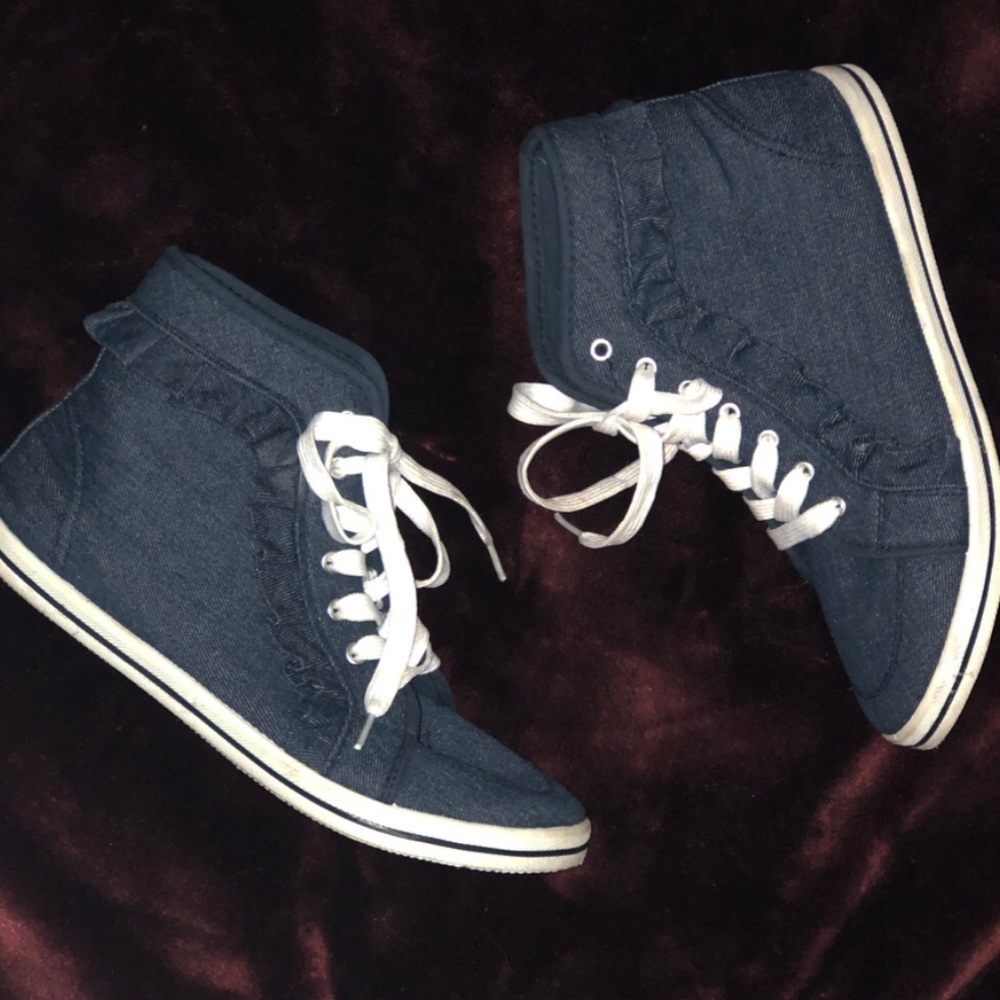 Jean Converse Inspired Sneaker